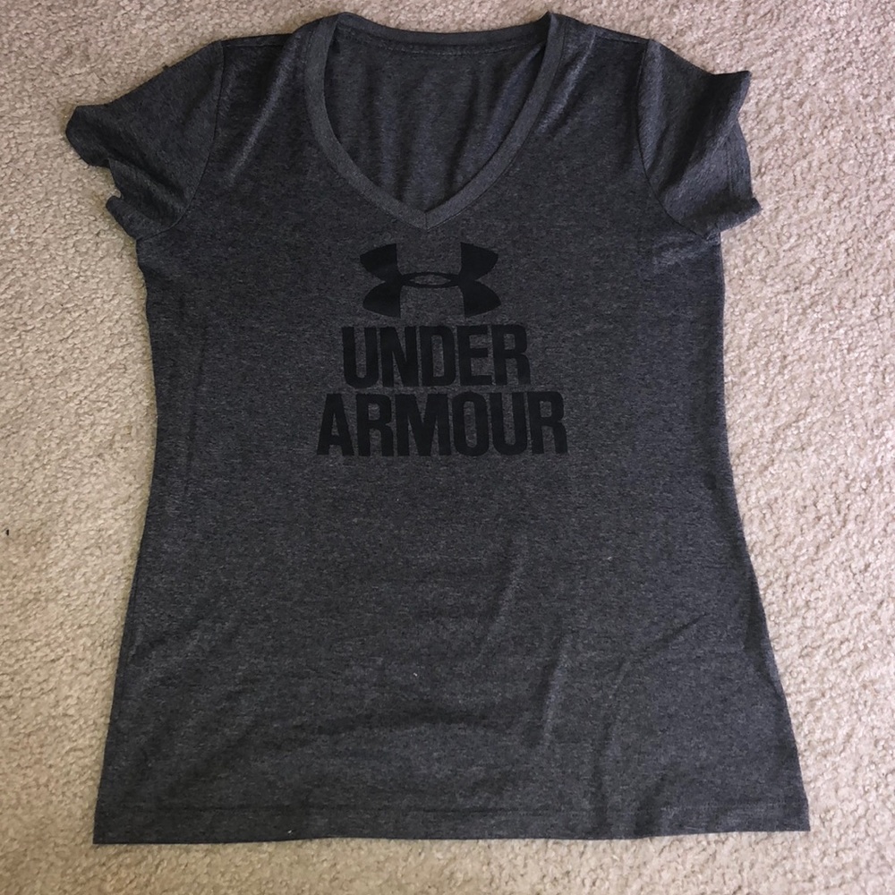 Women’s small Under Armour  workout T-shirt